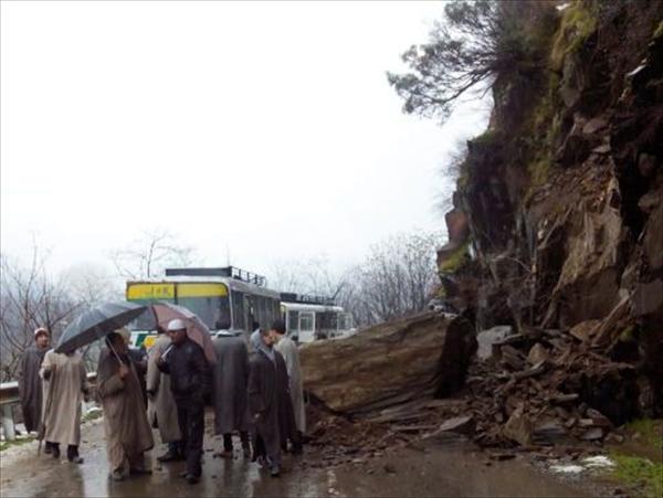 Landslides force suspension of ‘Karvan-e-Aman’ bus, truck service